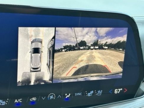 New 2025 Chevrolet Suburban Premier image 12