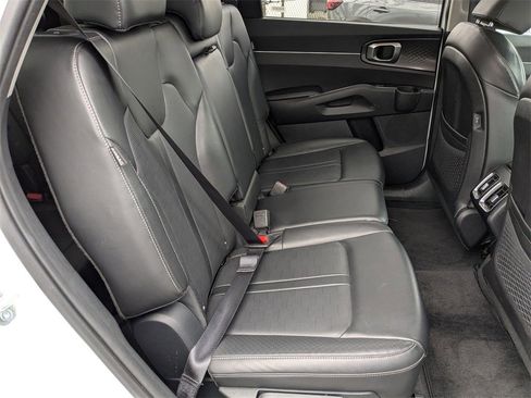 Used 2024 Kia Sorento S image 39