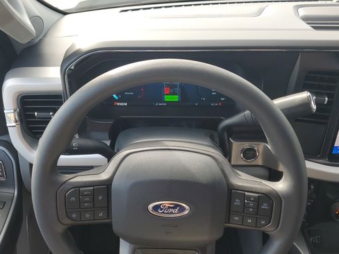 New 2026 Ford F250 XLT w/ XLT Premium Package AWD/4WD image 18