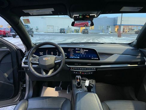 Used 2024 Cadillac XT4 Sport image 19