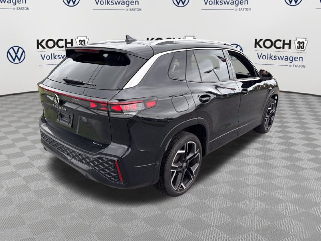 Used 2025 Volkswagen Tiguan SEL R-Line AWD/4WD image 8