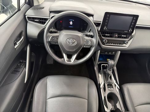 Used 2022 Toyota Corolla Cross XLE FWD image 24