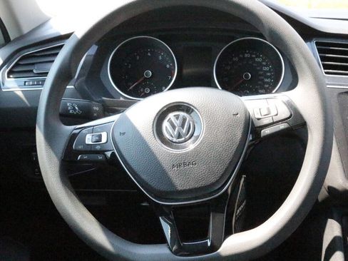 Used 2020 Volkswagen Tiguan S image 20