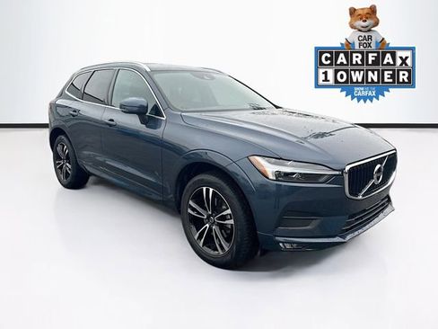 Used 2021 Volvo XC60 T5 Momentum w/ Premium Package image 1