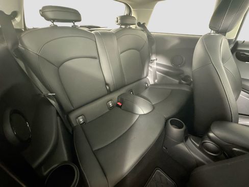 Used 2023 MINI Cooper 2-Door Hardtop image 31