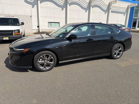 Used 2023 Honda Accord EX image 3