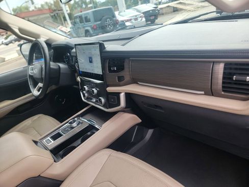 Used 2024 Ford Expedition Max Limited image 22