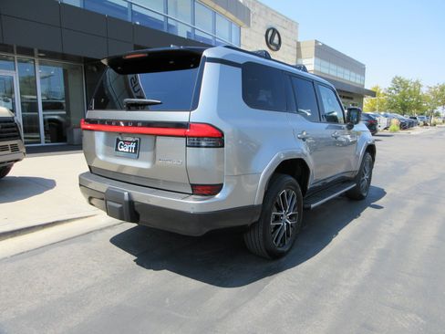 Used 2026 Lexus GX 550 w/ Cold Area Package AWD/4WD image 9