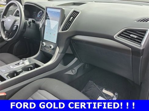Used 2024 Ford Edge SE w/ Black Appearance Package image 16