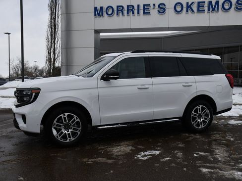 Used 2025 Ford Expedition Active image 2