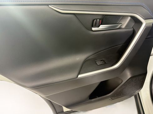 Used 2022 Toyota RAV4 XSE AWD/4WD image 25