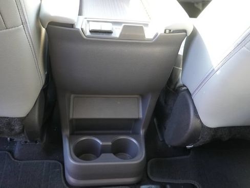Used 2023 Toyota Sienna XLE FWD image 18