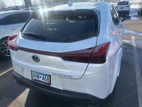 Certified 2025 Lexus UX 300h 300h Premium w/ Accessory Package (Z1) image 13