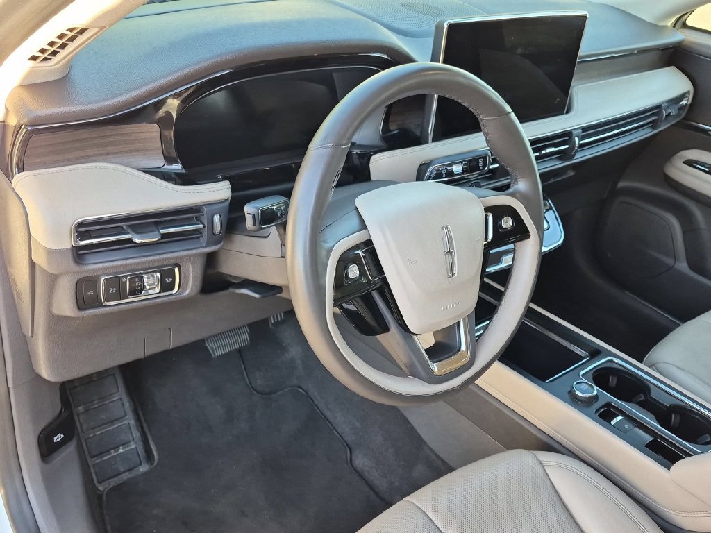 Used 2024 Lincoln Corsair Reserve AWD/4WD image 12