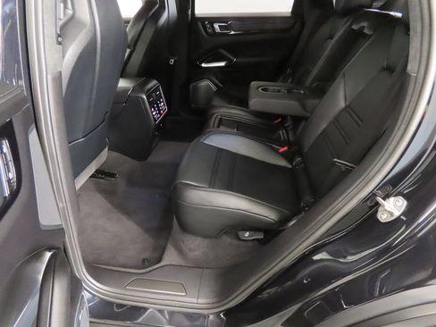 Certified 2022 Porsche Cayenne Turbo GT AWD/4WD image 42