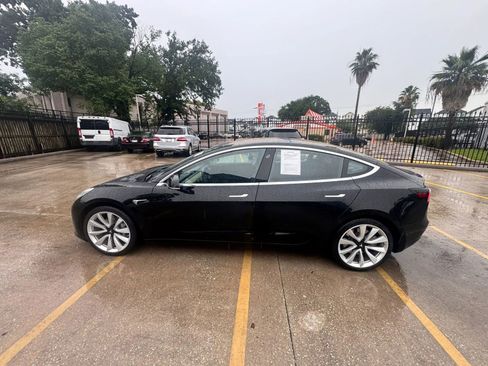 Used 2018 Tesla Model 3 Long Range RWD image 3