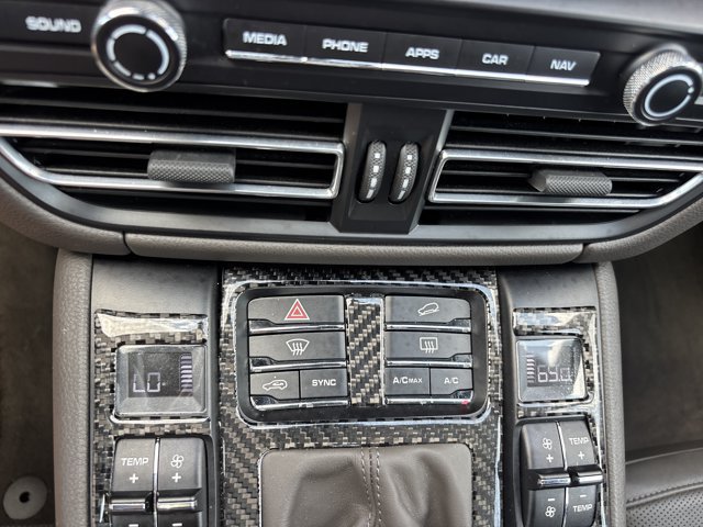 Used 2021 Porsche Macan S AWD/4WD image 40