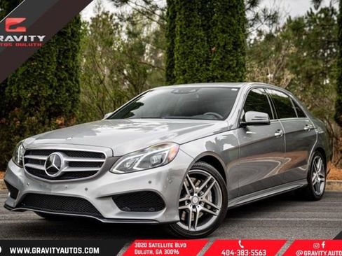 Used 2014 Mercedes-Benz E 550 4MATIC Sedan image 1