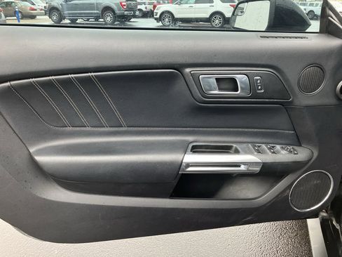 Used 2018 Ford Mustang Premium image 17