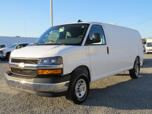 New 2026 Chevrolet Express 3500 Extended w/ Driver Convenience Package RWD image 8