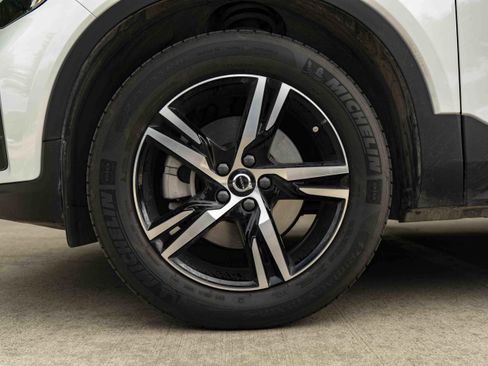 Used 2025 Volvo XC40 B5 Core AWD/4WD image 14