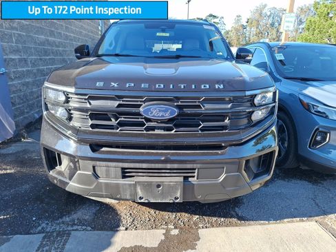 Used 2025 Ford Expedition Active image 2