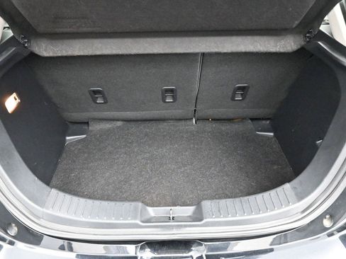 Used 2020 Toyota Yaris LE image 9