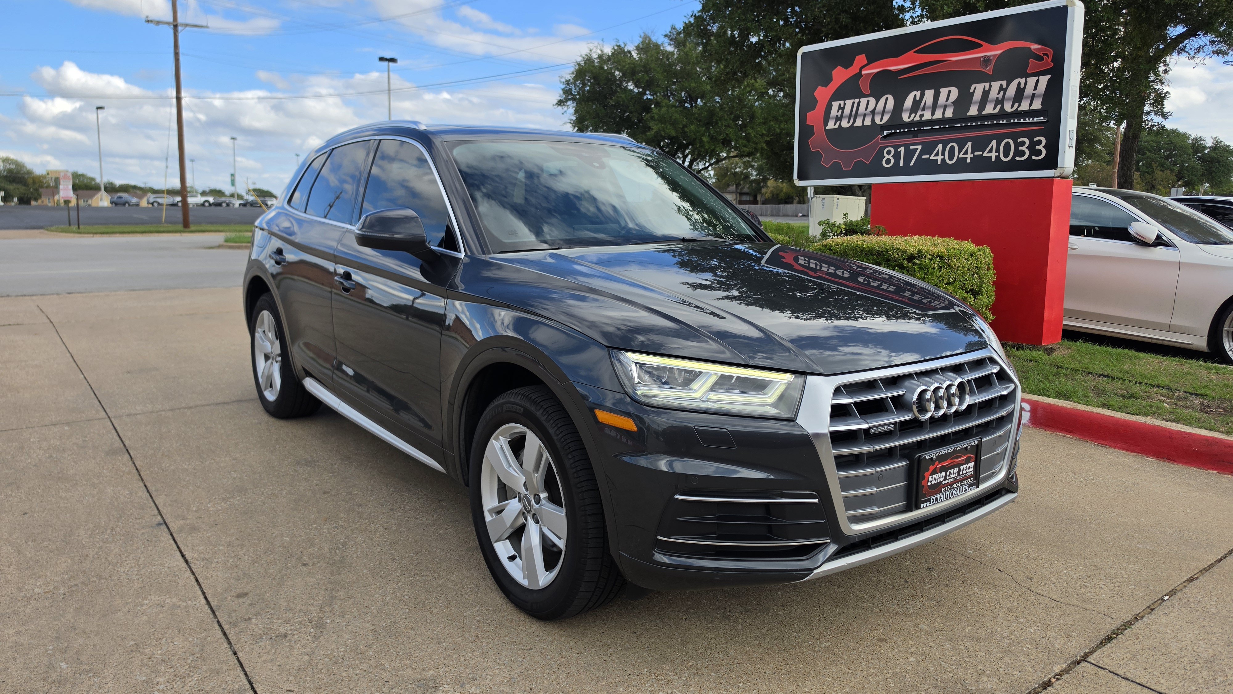 Used 2019 Audi Q5 2.0T Premium Plus w/ Premium Plus Package AWD/4WD image 6