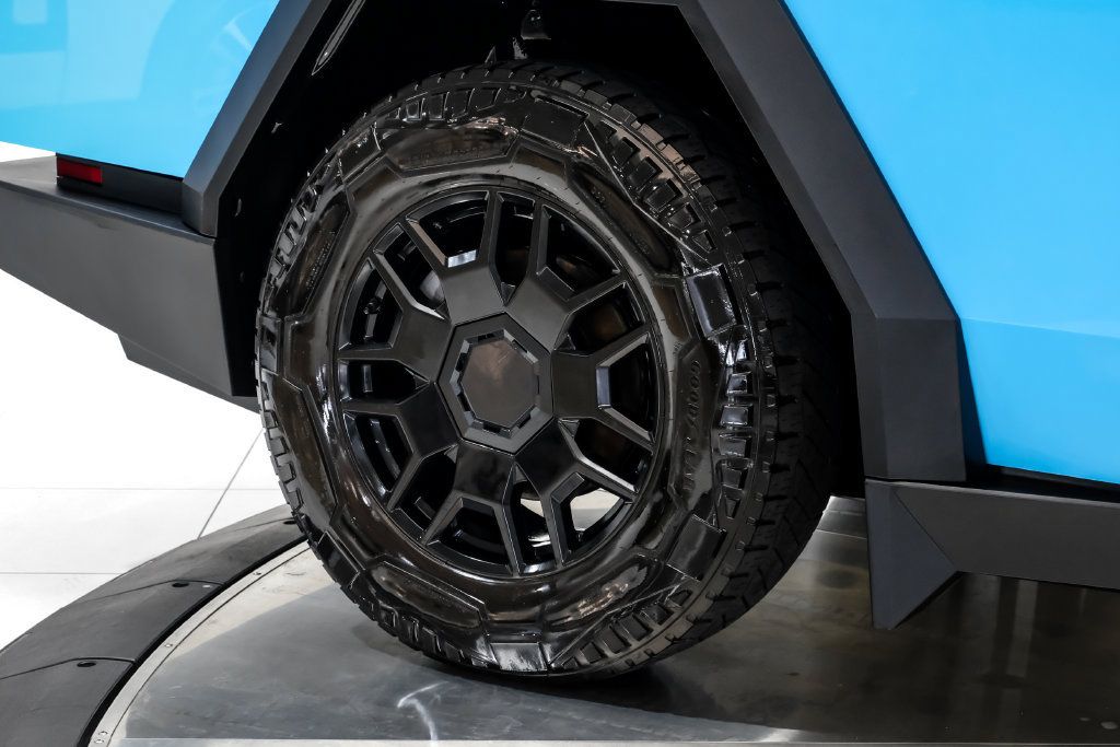 Used 2024 Tesla Cybertruck AWD Crew Cab image 52