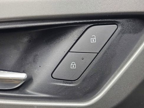 Used 2026 Chevrolet Traverse LT w/ Driver Confidence Package image 27