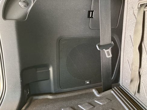 Used 2023 Toyota Highlander L image 35