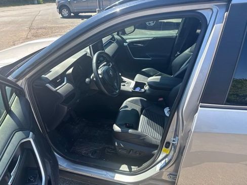 Used 2019 Toyota RAV4 XSE AWD/4WD image 12