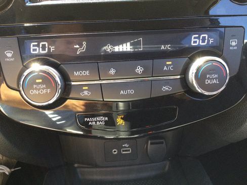 Used 2020 Nissan Rogue SV AWD/4WD image 33