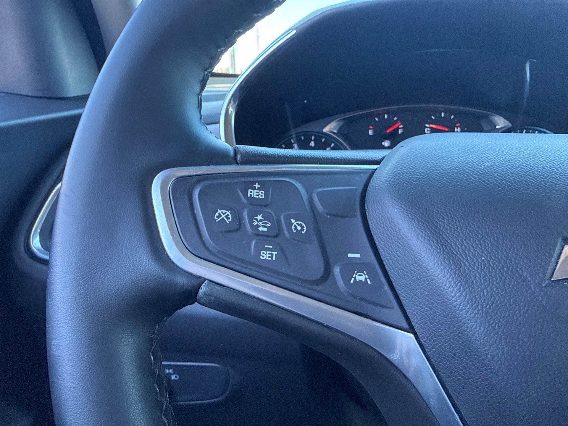 Used 2023 Chevrolet Equinox LT w/ Driver Convenience Package AWD/4WD image 24