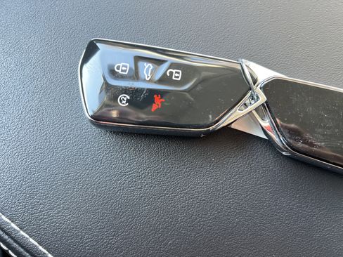 Used 2025 Volkswagen Atlas SE w/ Black Wheel Package image 33