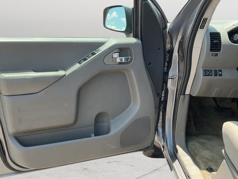 Used 2018 Nissan Frontier SV RWD image 18