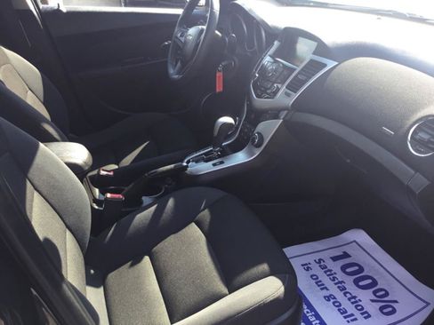 Used 2016 Chevrolet Cruze LT w/ Sun And Sound Package FWD image 37