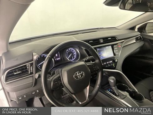 Used 2019 Toyota Camry SE FWD image 32