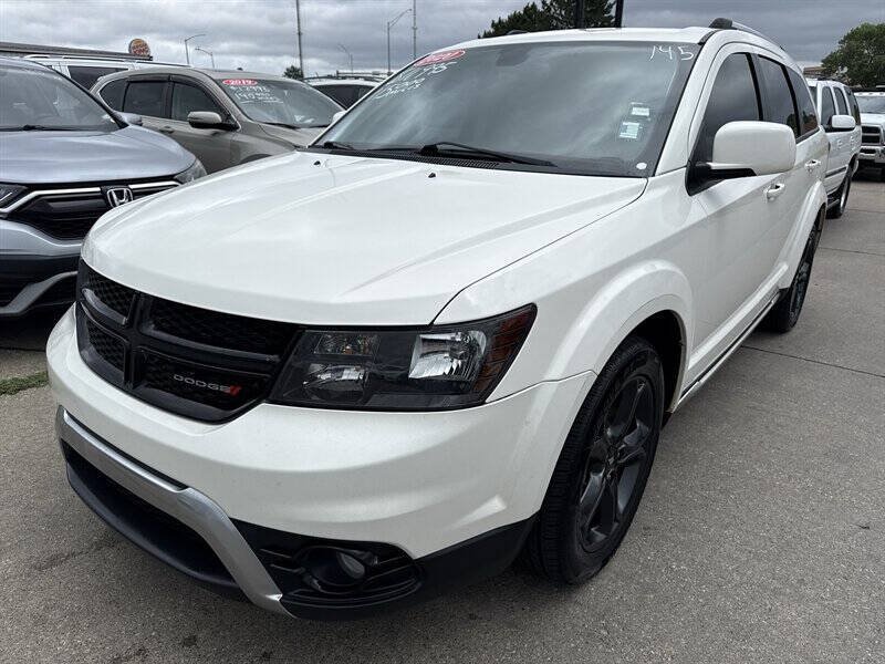 Used 2020 Dodge Journey Crossroad FWD image 1