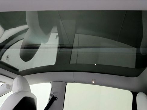 Used 2024 Tesla Model Y Long Range image 21