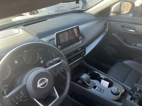 Used 2024 Nissan Rogue SV w/ SV Premium Package image 14