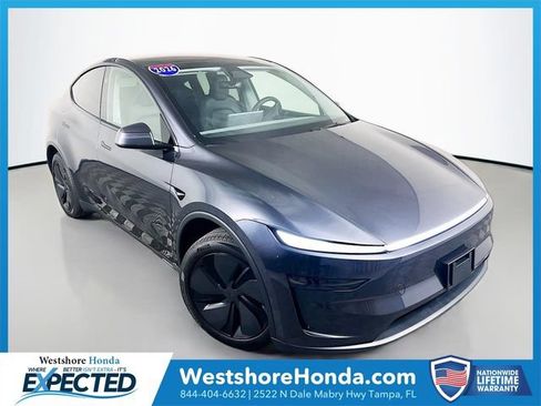 Used 2026 Tesla Model Y Long Range RWD image 1