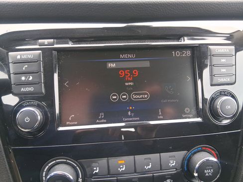 Used 2020 Nissan Rogue S AWD/4WD image 25