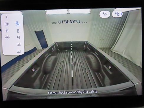 Used 2025 Ford F250 Platinum image 15