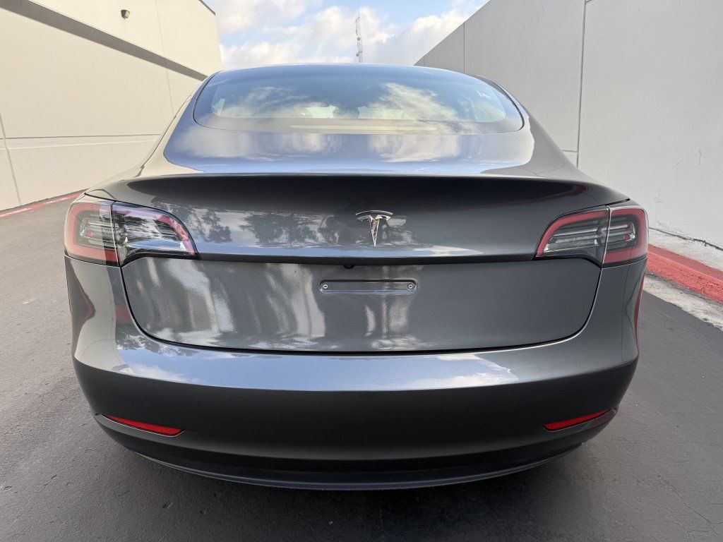 Used 2023 Tesla Model 3 Standard Range RWD image 9