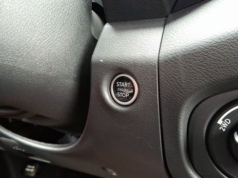 Used 2023 Nissan Frontier PRO-4X w/ Technology Package image 23