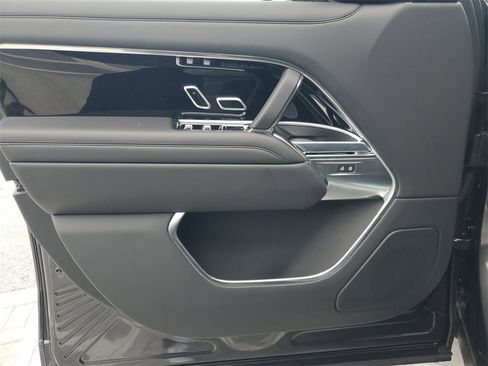 New 2025 Land Rover Range Rover Long Wheelbase SE image 23