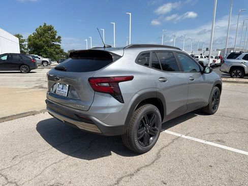 New 2026 Chevrolet Trax ACTIV FWD image 3