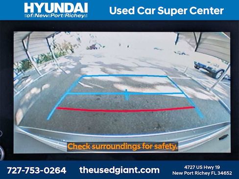 Used 2024 Toyota Highlander LE image 28