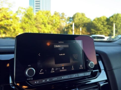 Certified 2024 Nissan Pathfinder SV image 24